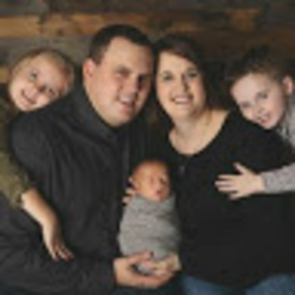 Meet your Posher, Sarah - Picture 1 of 1